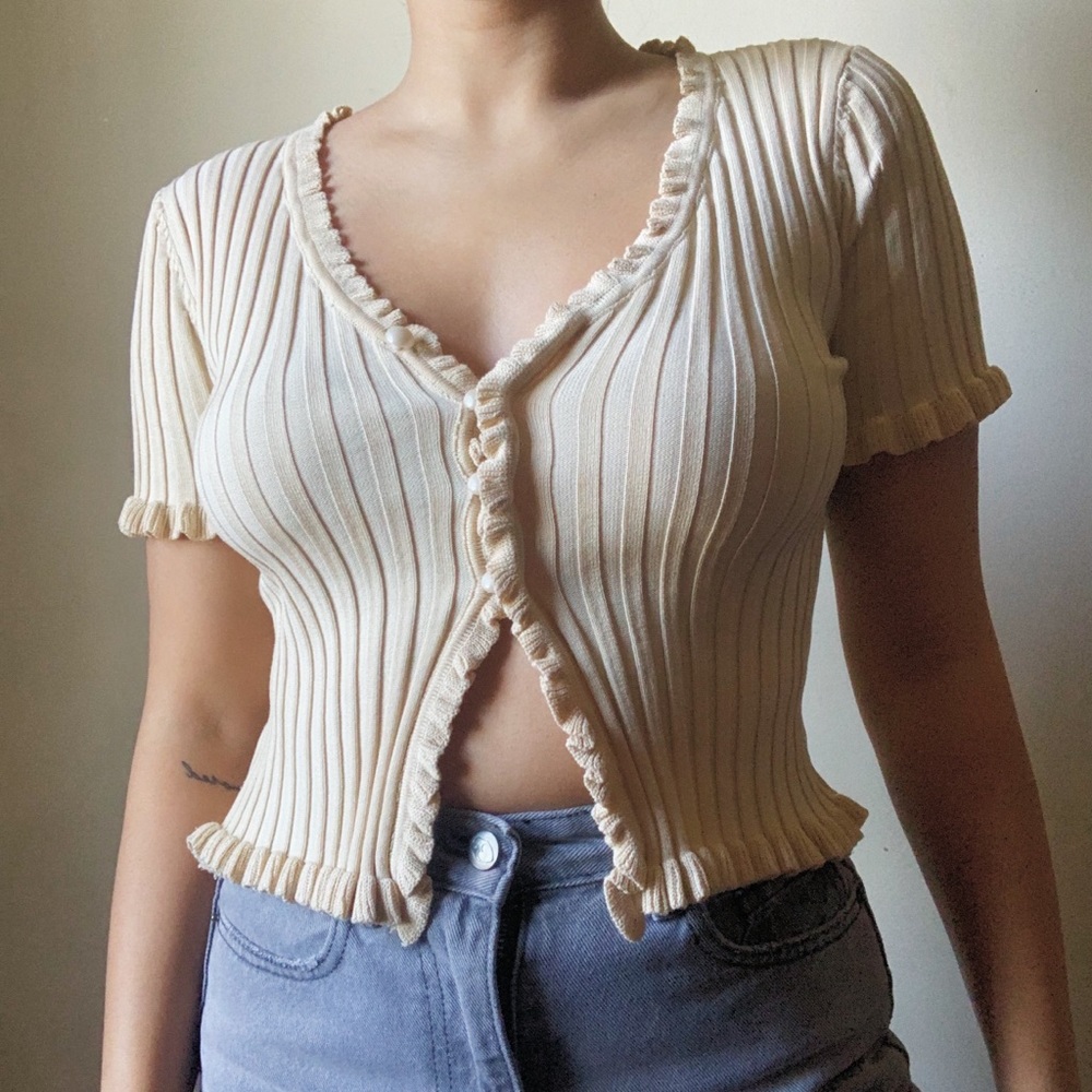 cream short sleeve top